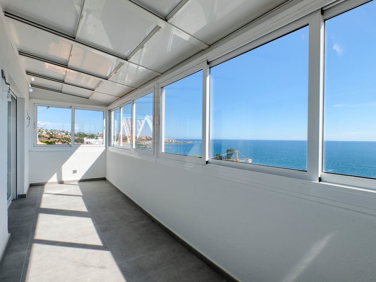 3 soverom Leilighet til salgs i Estepona med svømmebasseng garasje - € 719 000 (Ref: 10046461)