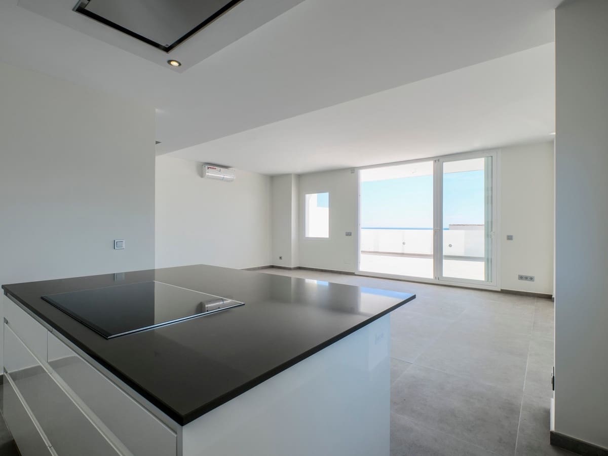 3 soverom Leilighet til salgs i Estepona med svømmebasseng garasje - € 719 000 (Ref: 10046461)