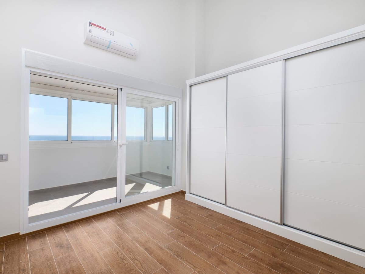 3 soverom Leilighet til salgs i Estepona med svømmebasseng garasje - € 719 000 (Ref: 10046461)