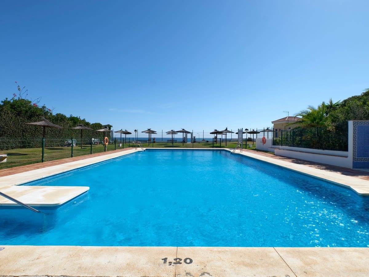 3 soverom Leilighet til salgs i Estepona med svømmebasseng garasje - € 719 000 (Ref: 10046461)
