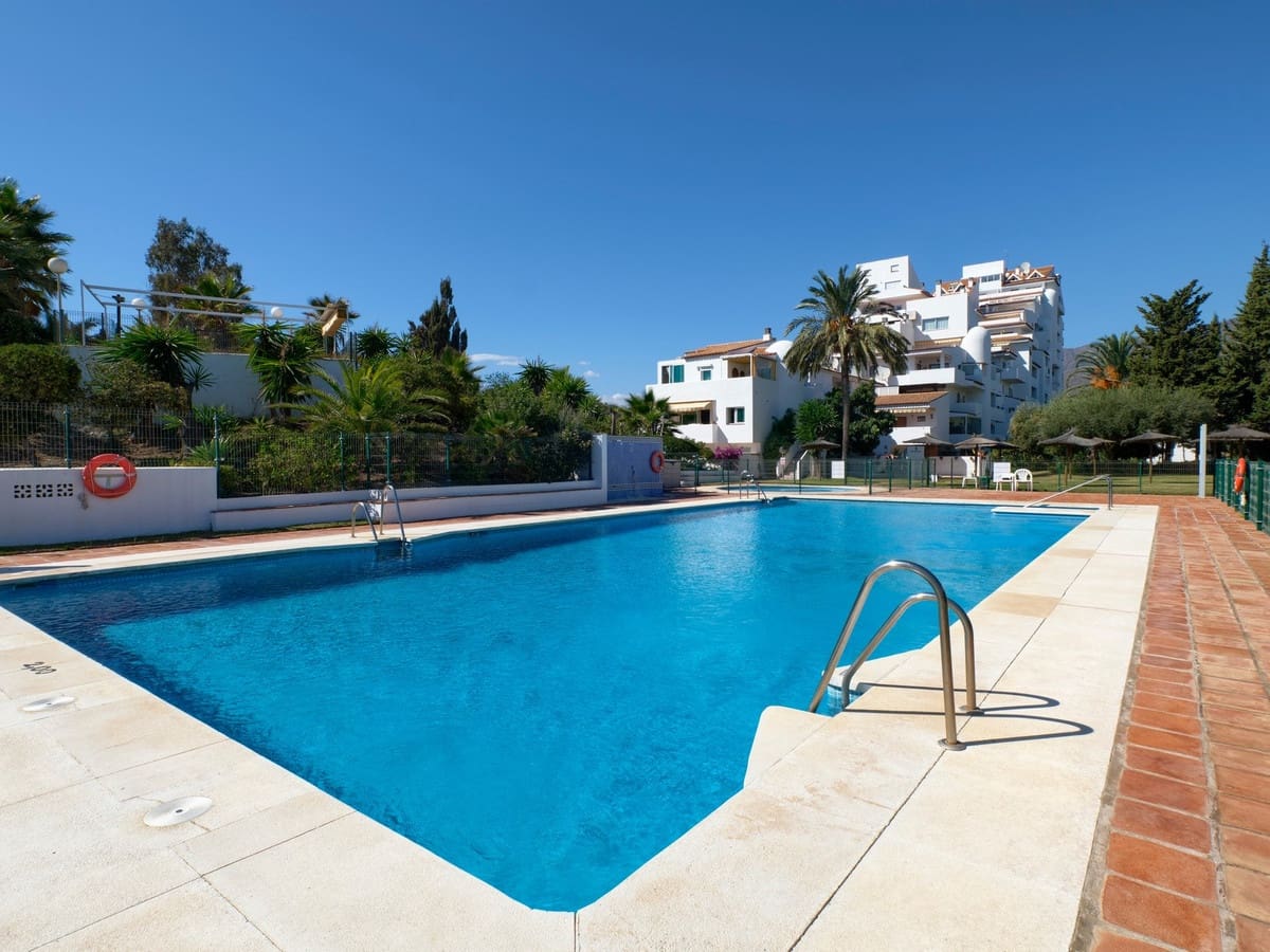 3 soverom Leilighet til salgs i Estepona med svømmebasseng garasje - € 719 000 (Ref: 10046461)