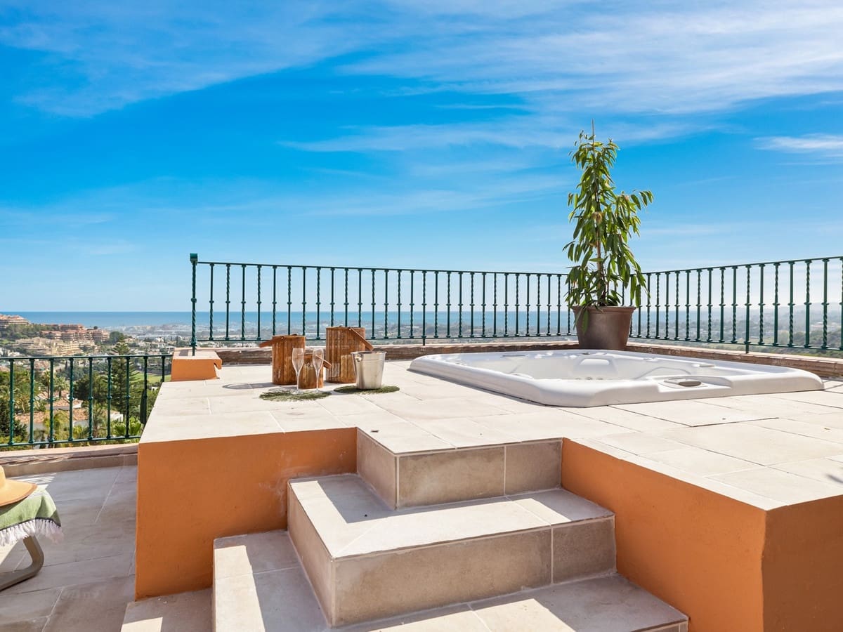 3 chambre Appartement à vendre à Nueva Andalucia avec piscine garage - 2 295 000 € (Ref: 10046462)