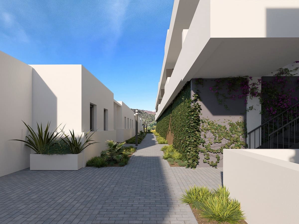 4 bedroom Apartment for sale in Manilva with pool garage - € 425,000 (Ref: 10046466)