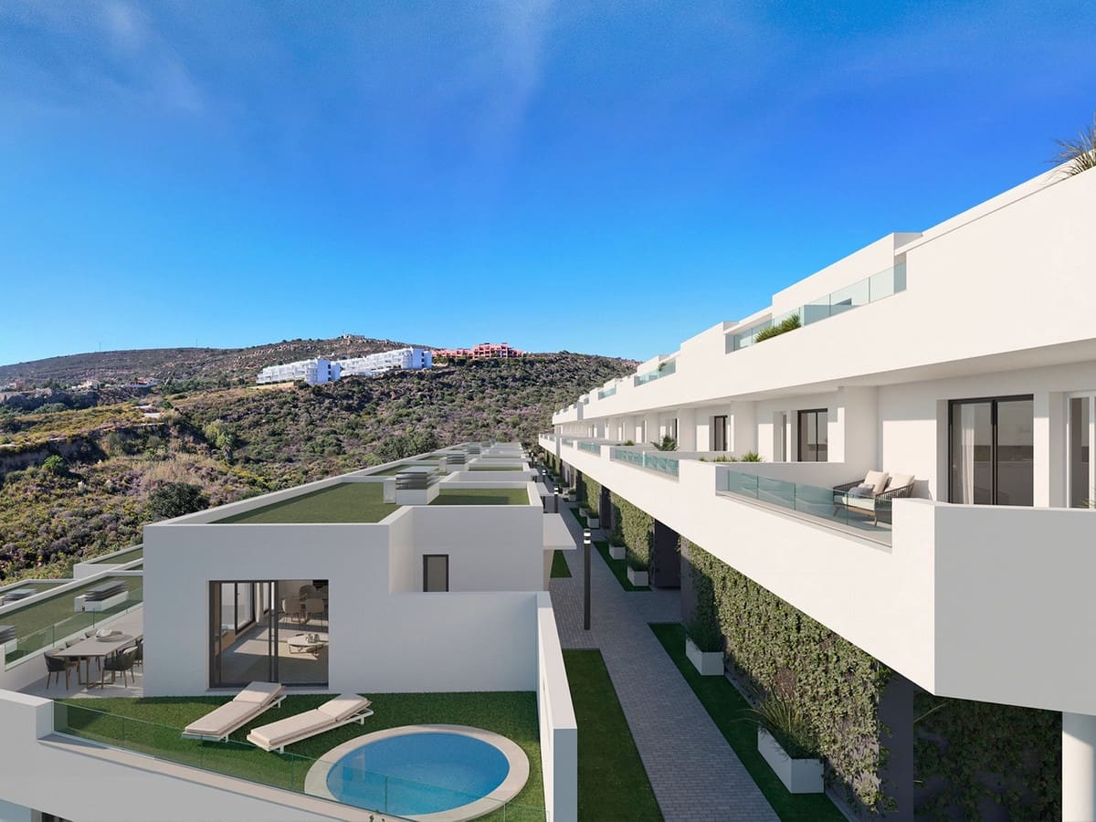 4 bedroom Apartment for sale in Manilva with pool garage - € 425,000 (Ref: 10046466)