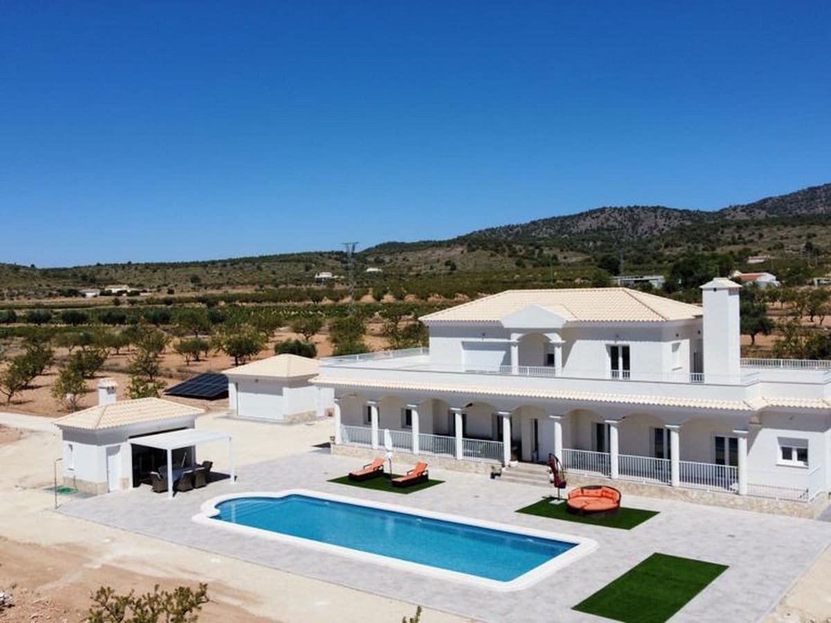 Chalet de 6 habitaciones en Alicante / Alacant ciudad en venta con piscina garaje - 545.000 € (Ref: 10046476)