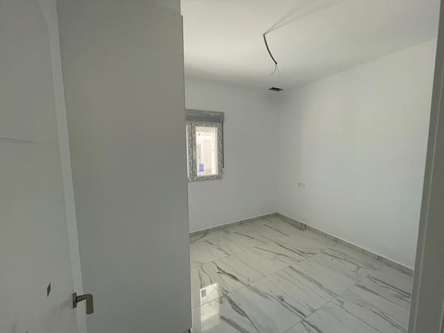 Chalet de 6 habitaciones en Alicante / Alacant ciudad en venta con piscina garaje - 545.000 € (Ref: 10046476)