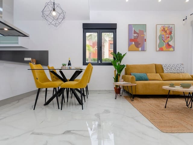 3 sovrum Villa till salu i Las Piscinas Naturales, Torrevieja med pool garage - 385 000 € (Ref: 10046477)