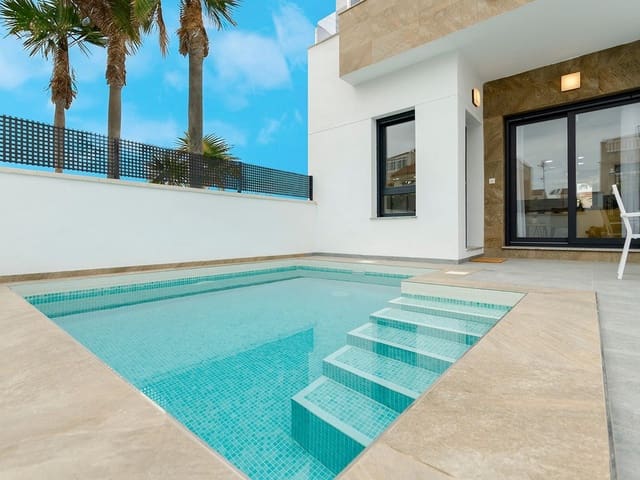3 sovrum Villa till salu i Las Piscinas Naturales, Torrevieja med pool garage - 385 000 € (Ref: 10046477)