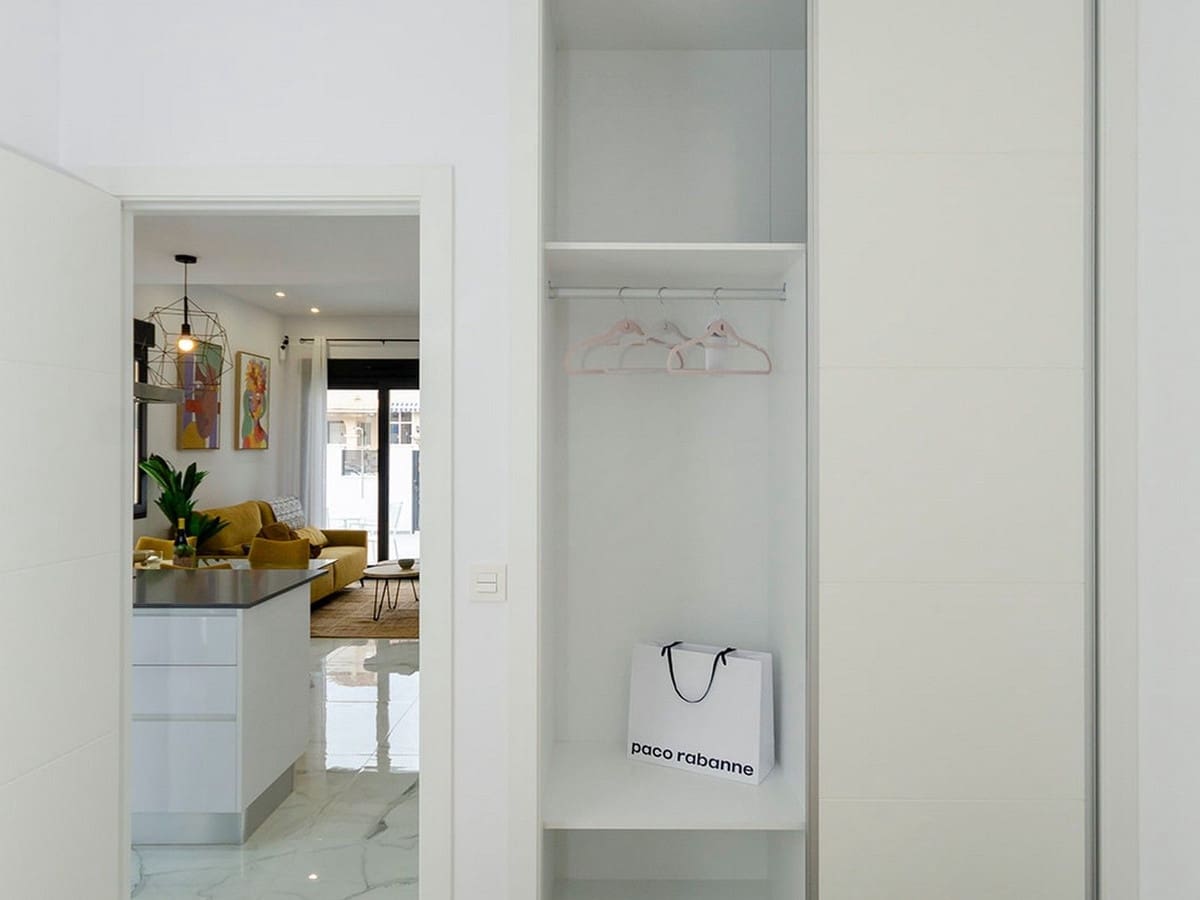 3 slaapkamer Villa te koop in Torrevieja met zwembad - € 385.000 (Ref: 10046477)