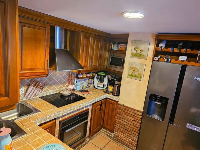 2 slaapkamer Appartement te koop in Centro, Estepona met zwembad - € 482.000 (Ref: 10046481)