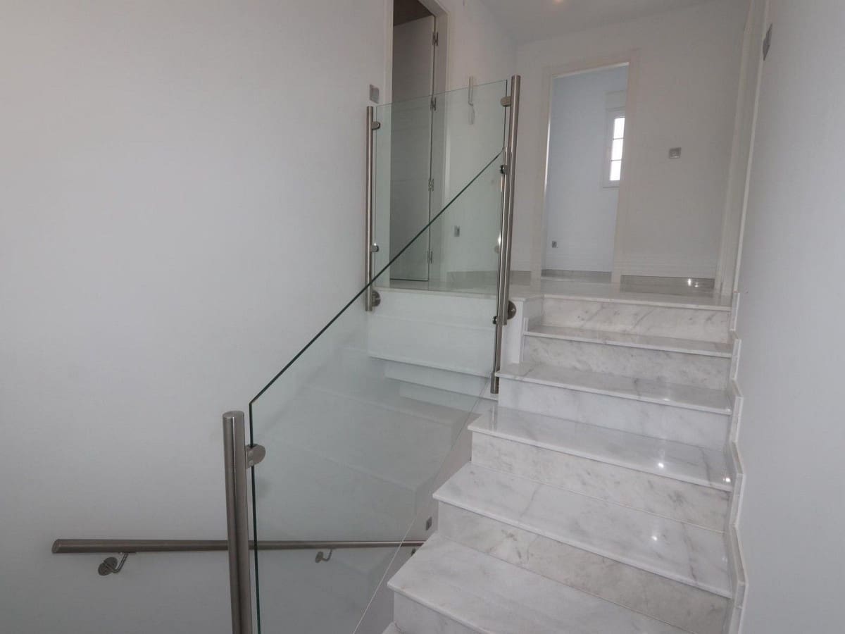 4 chambre Villa/Maison à vendre à Alicante ville avec piscine garage - 381 000 € (Ref: 10046484)