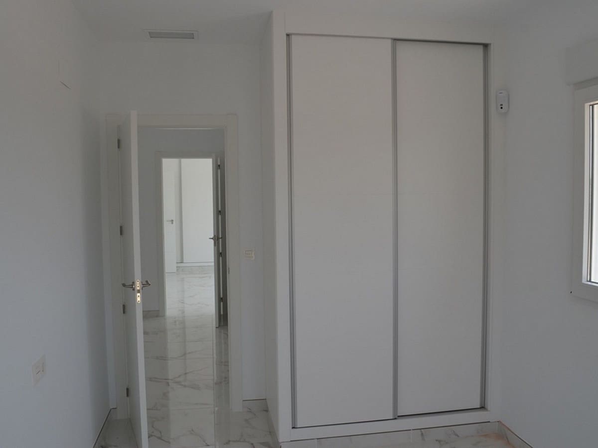 Chalet de 4 habitaciones en Alicante / Alacant ciudad en venta con piscina garaje - 454.000 € (Ref: 10046485)