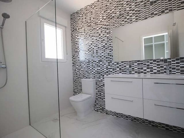 4 quarto Moradia para venda em Alicante cidade com piscina garagem - 487 000 € (Ref: 10046486)