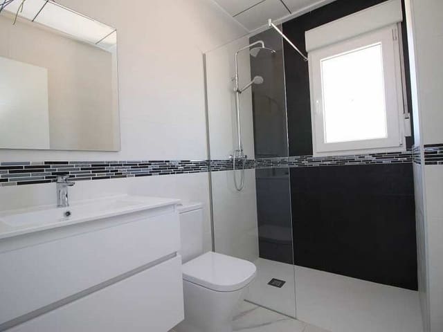 4 quarto Moradia para venda em Alicante cidade com piscina garagem - 487 000 € (Ref: 10046486)