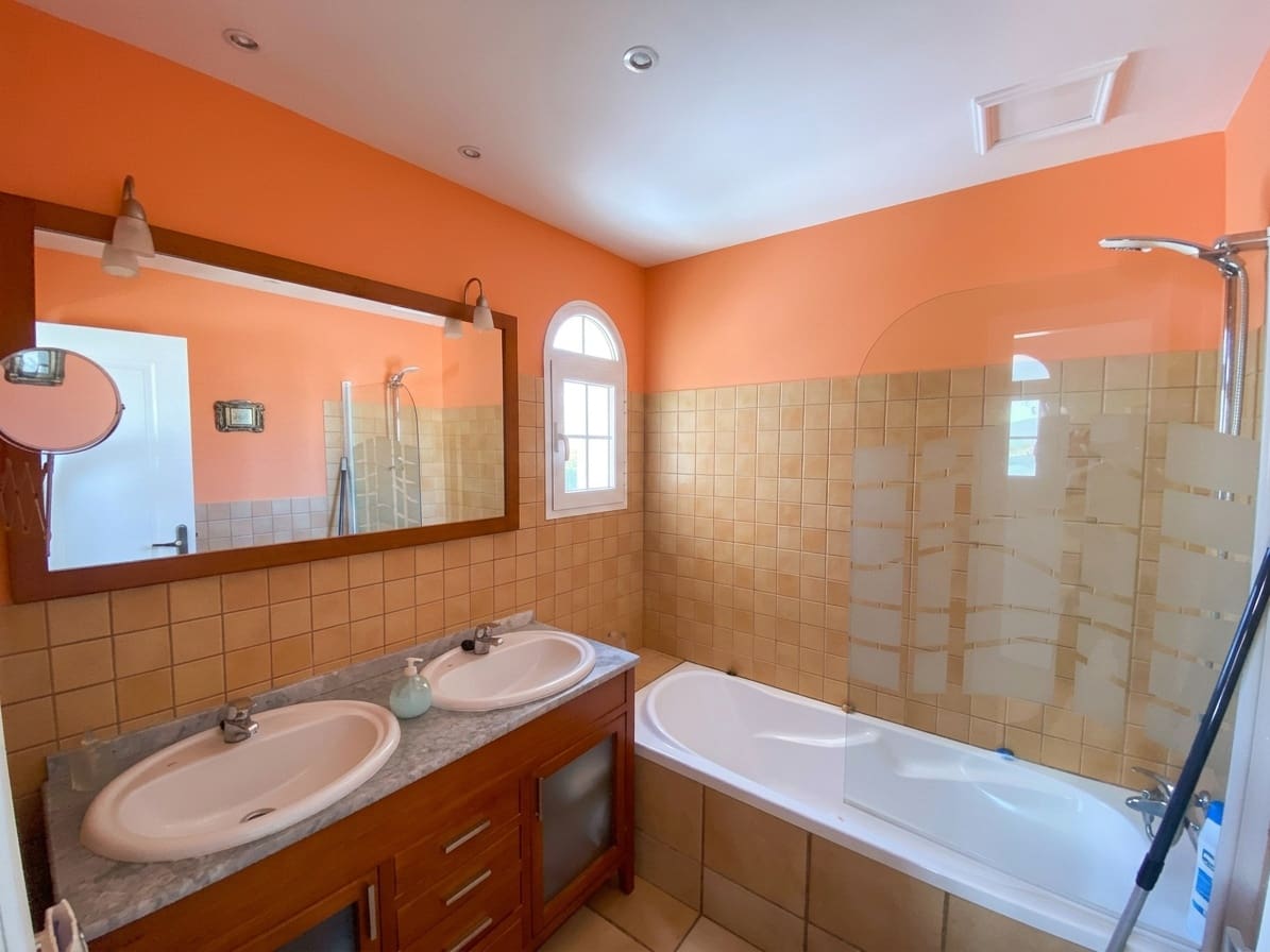 2 bedroom Townhouse for sale in Antigua - € 285,000 (Ref: 10046488)
