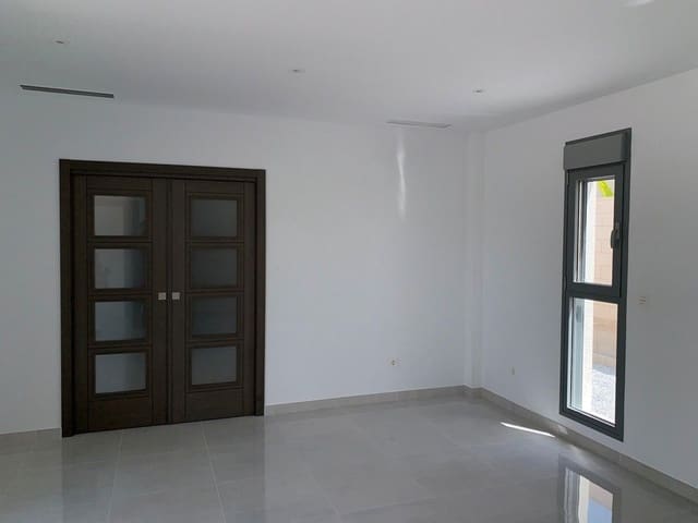 Chalet de 4 habitaciones en Alicante / Alacant ciudad en venta con piscina garaje - 389.000 € (Ref: 10046491)