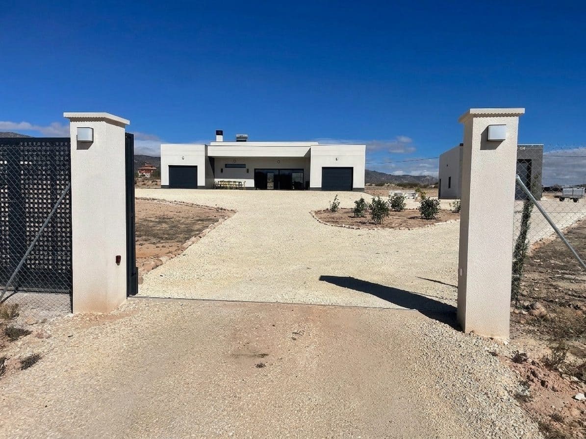 Chalet de 4 habitaciones en Alicante / Alacant ciudad en venta con piscina garaje - 389.000 € (Ref: 10046491)
