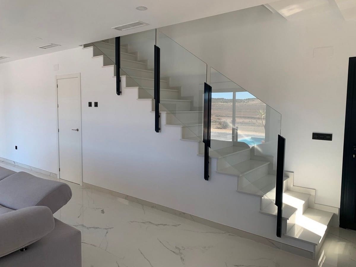 4 quarto Moradia para venda em Alicante cidade com piscina garagem - 489 000 € (Ref: 10046492)