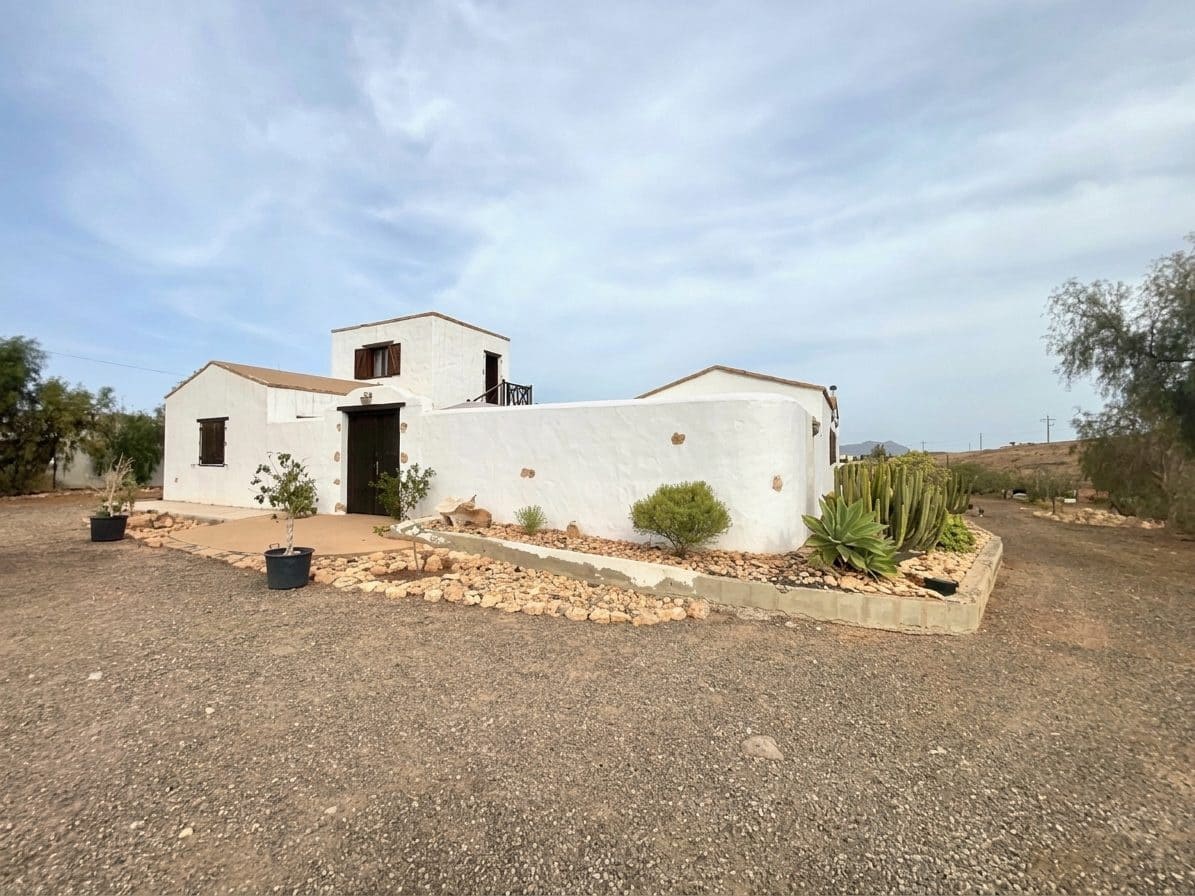 3 sovrum Villa till salu i Tuineje med pool - 450 000 € (Ref: 10046494)