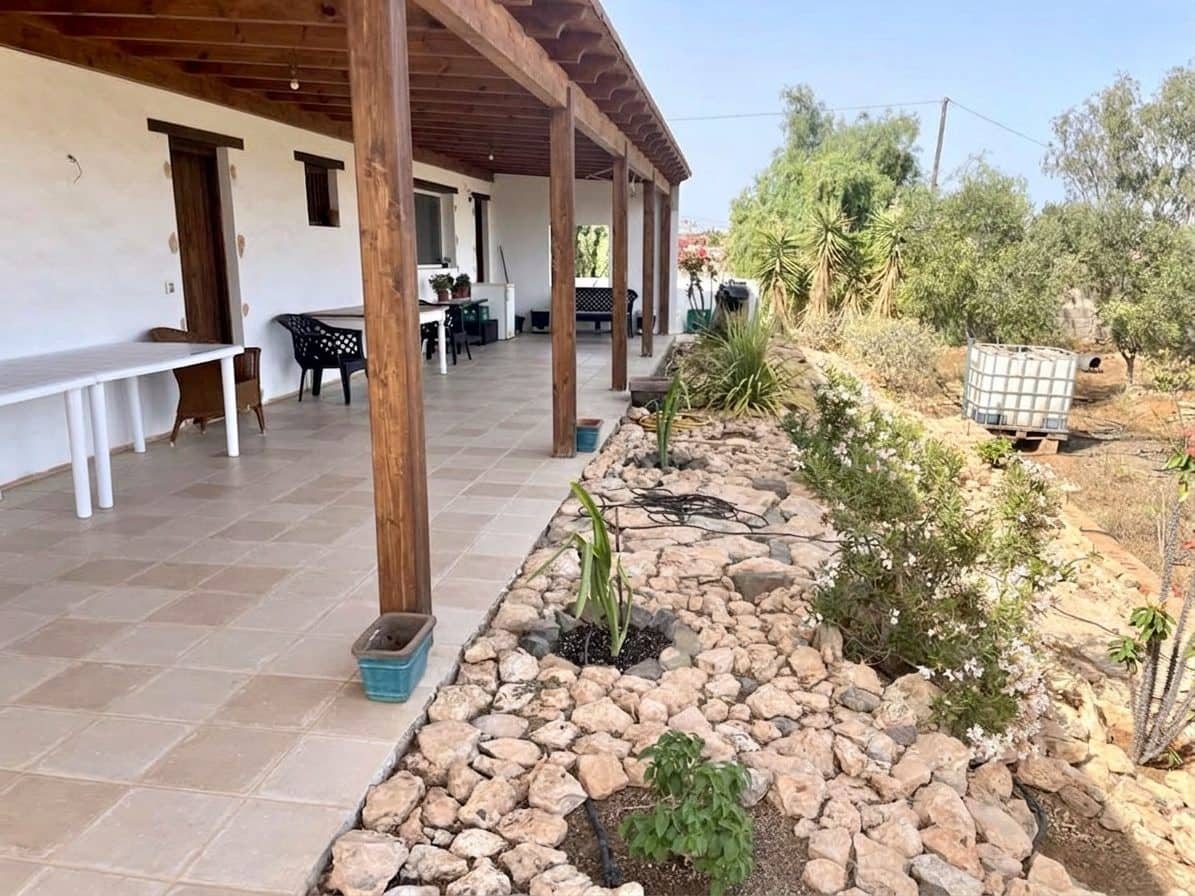 3 sovrum Villa till salu i Tuineje med pool - 450 000 € (Ref: 10046494)