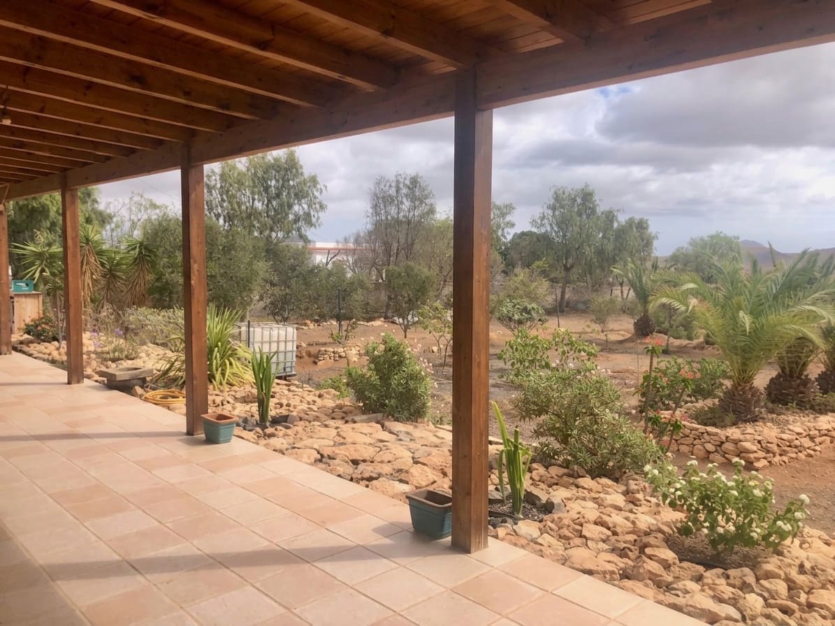 3 sovrum Villa till salu i Tuineje med pool - 450 000 € (Ref: 10046494)