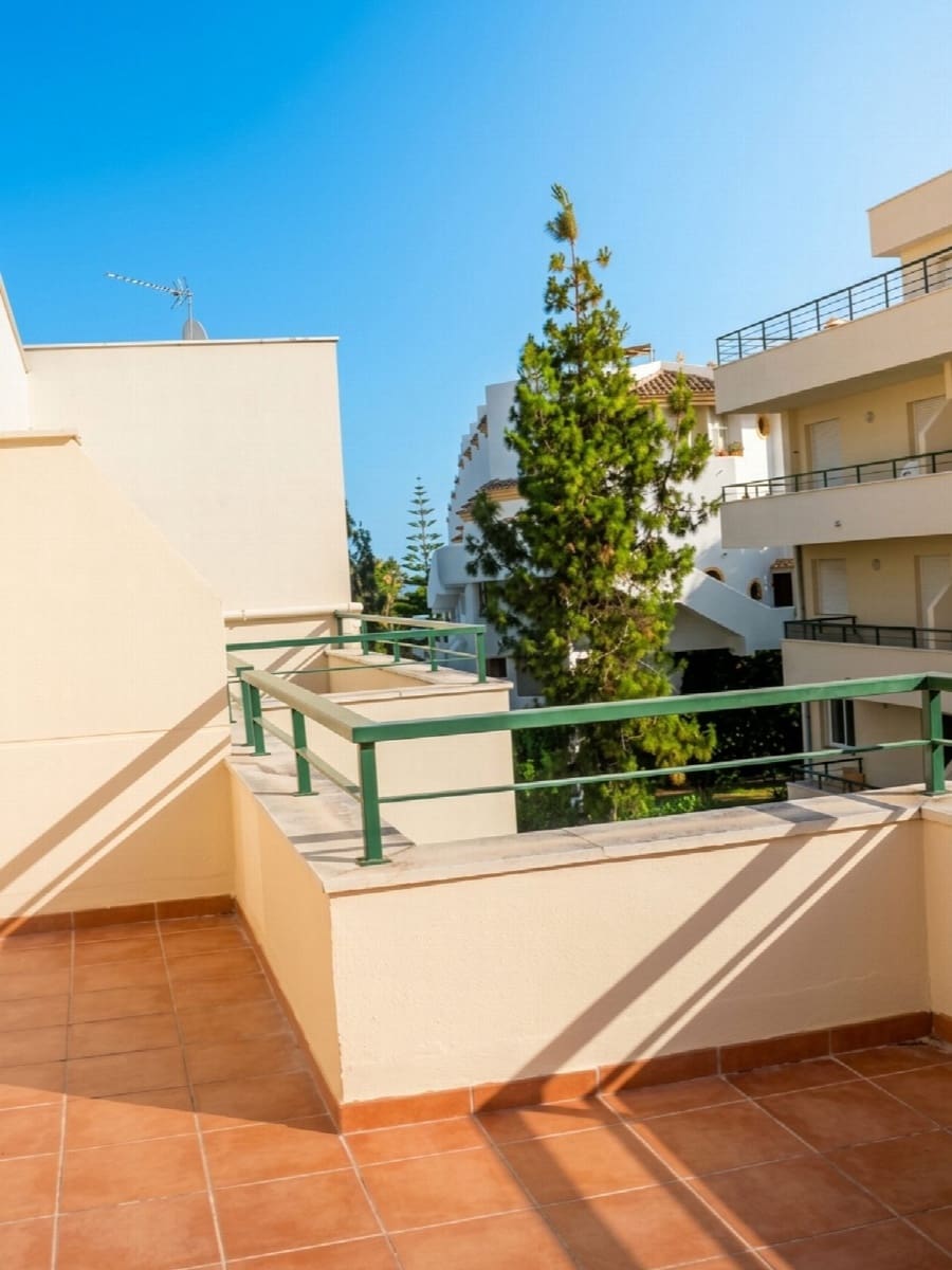1 slaapkamer Appartement te koop in Calahonda met zwembad garage - € 280.000 (Ref: 10046510)