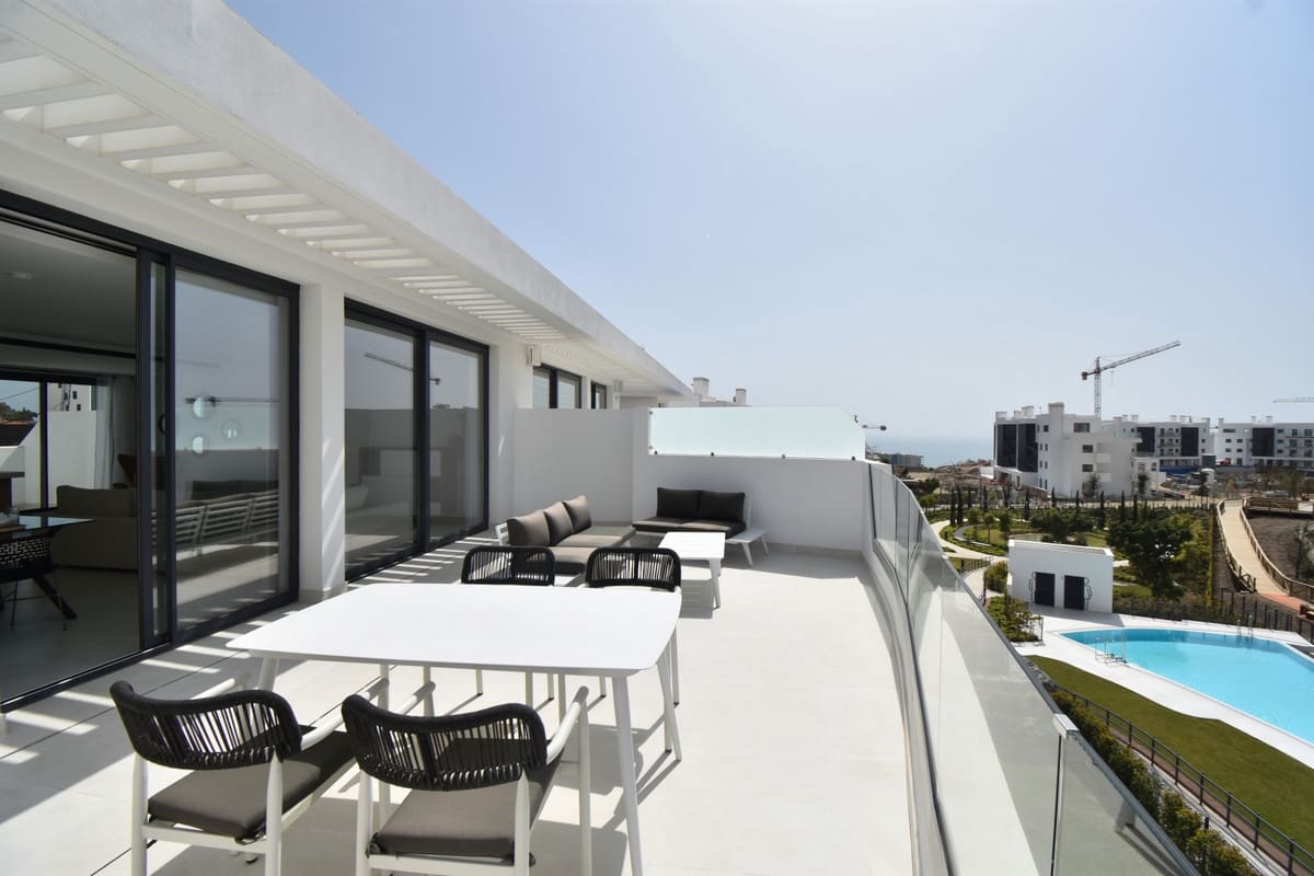 Apartamento de 2 habitaciones en Fuengirola en venta con piscina garaje - 839.000 € (Ref: 10046521)