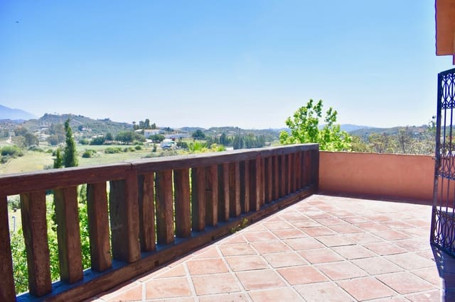 4 quarto Moradia para venda em La Cala de Mijas, Mijas com piscina garagem - 1 195 000 € (Ref: 10046525)
