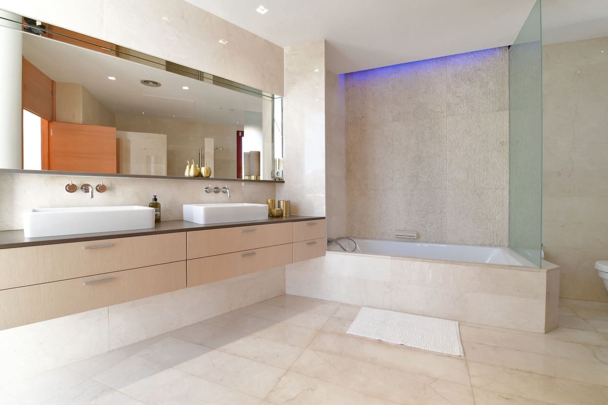 7 chambre Villa/Maison à vendre à Nueva Andalucia avec piscine - 4 400 000 € (Ref: 10046526)
