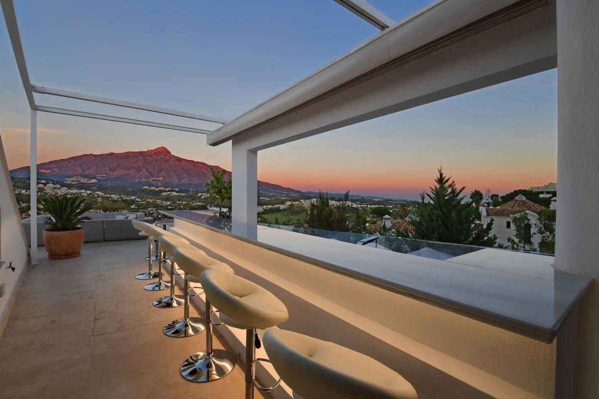 7 chambre Villa/Maison à vendre à Nueva Andalucia avec piscine - 4 400 000 € (Ref: 10046526)