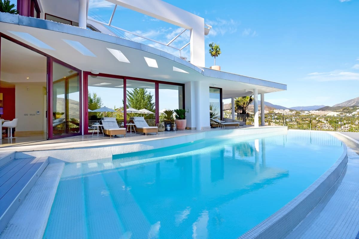 7 chambre Villa/Maison à vendre à Nueva Andalucia avec piscine - 4 400 000 € (Ref: 10046526)