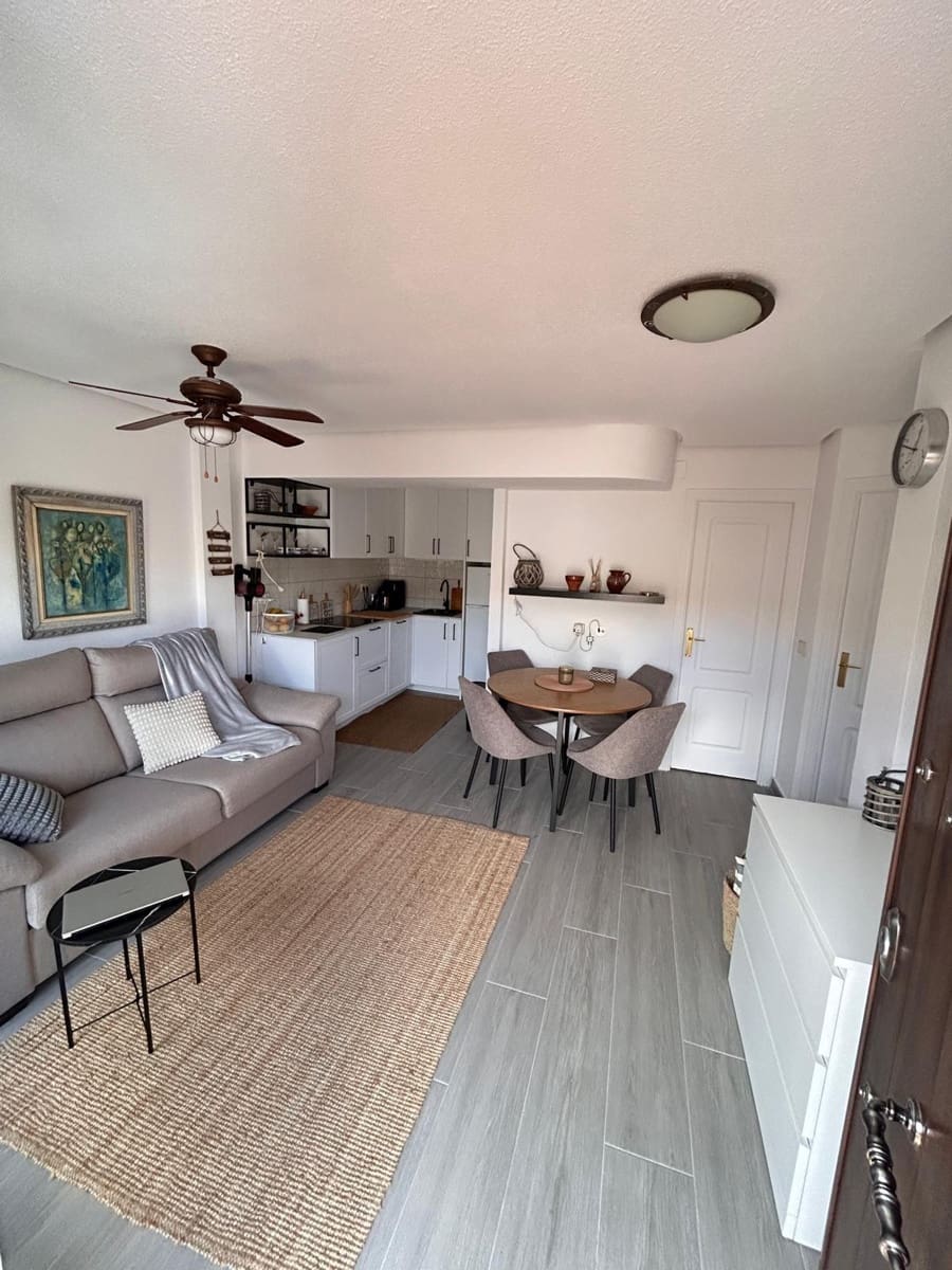 2 bedroom Bungalow for sale in Torrevieja - € 205,000 (Ref: 10047663)