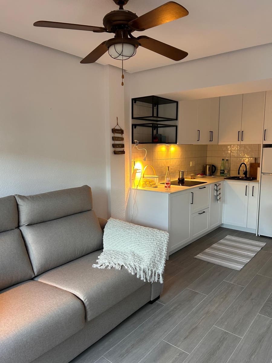 2 bedroom Bungalow for sale in Torrevieja - € 205,000 (Ref: 10047663)
