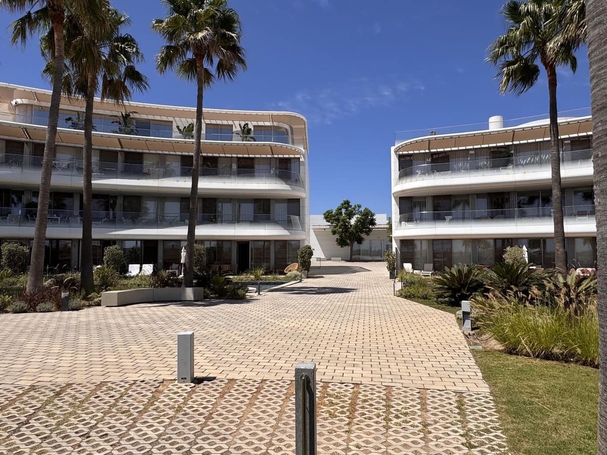 2 bedroom Apartment for sale in Estepona with pool - € 898,000 (Ref: 10047673)