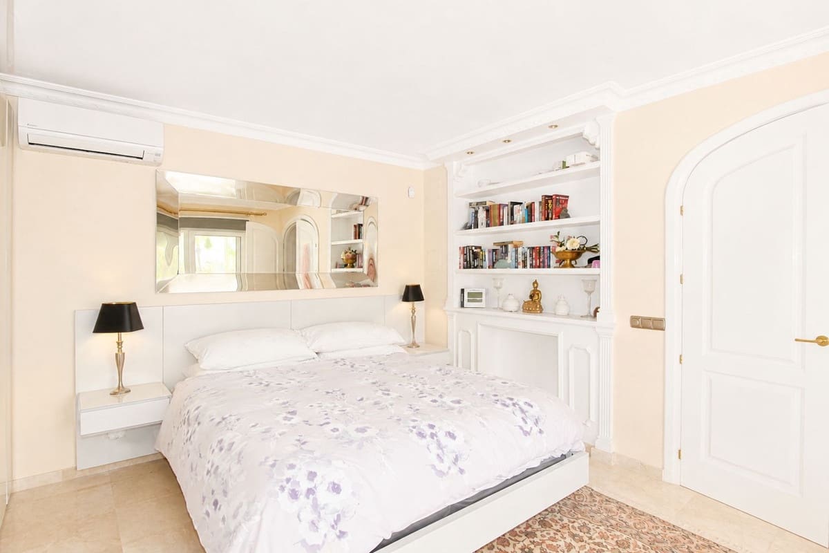 4 quarto Moradia para venda em Elviria com piscina - 1 500 000 € (Ref: 10047675)