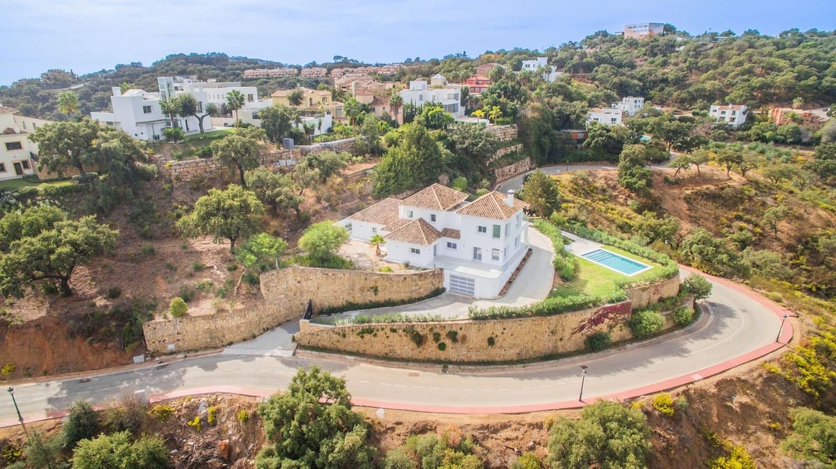 4 soveværelse Villa til salg i La Mairena med garage - € 1.980.000 (Ref: 10047676)