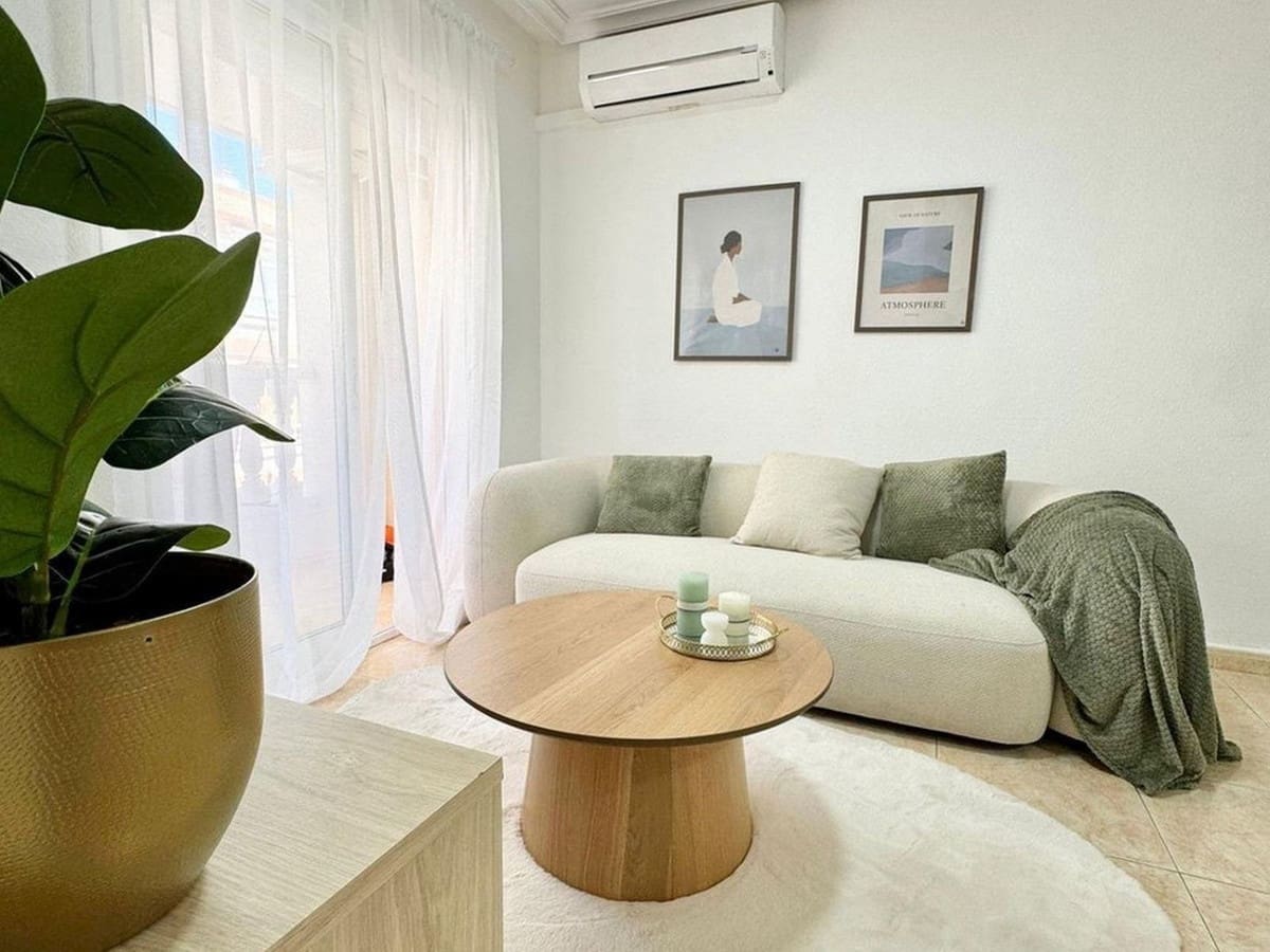 2 Zimmer Apartment zu verkaufen in Alicante / Alacant Stadt - 144.000 € (Ref: 10047677)