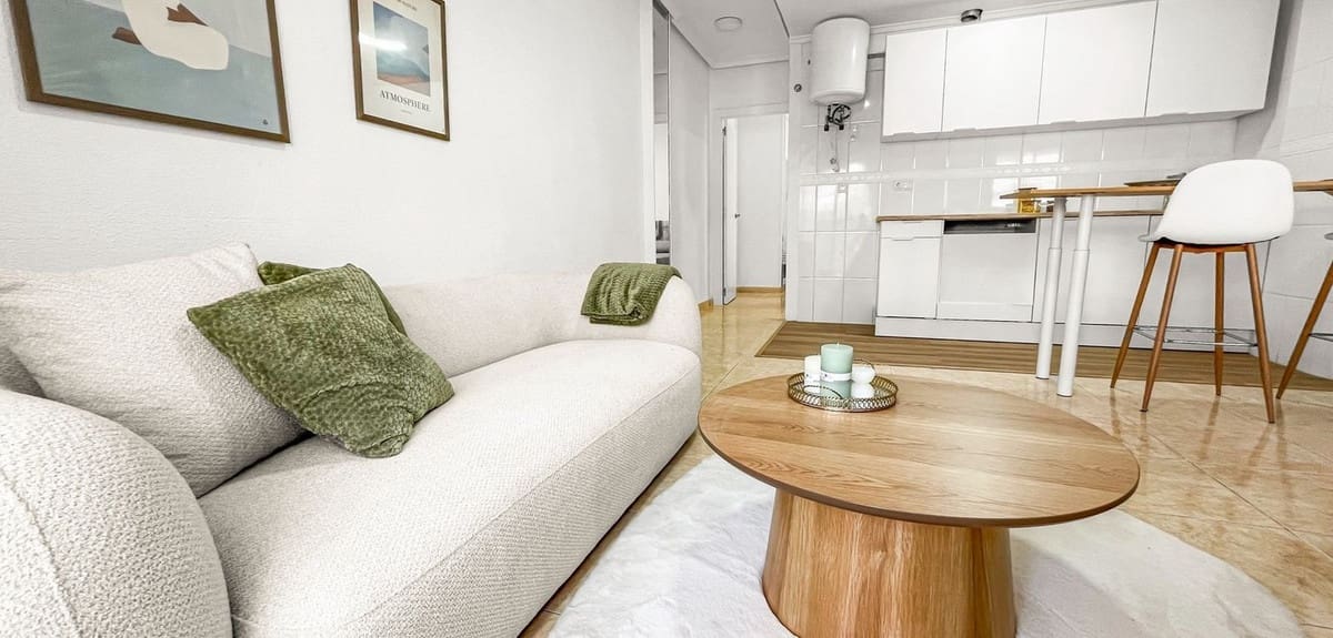 2 Zimmer Apartment zu verkaufen in Alicante / Alacant Stadt - 144.000 € (Ref: 10047677)