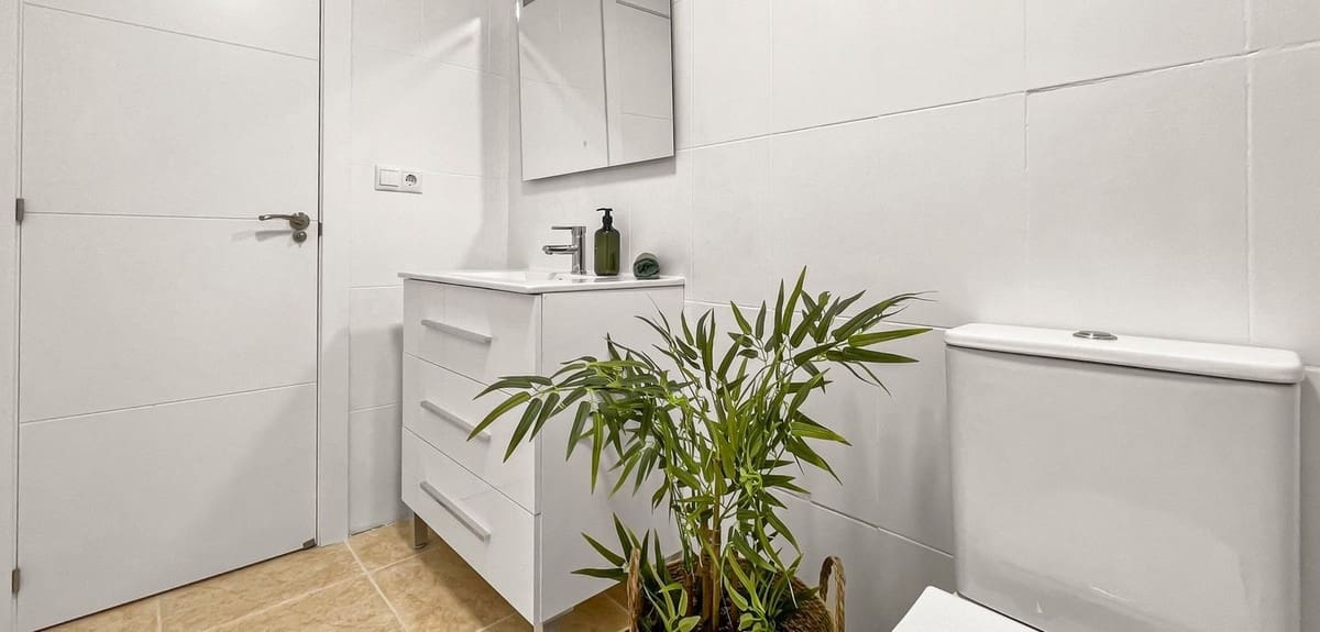2 Zimmer Apartment zu verkaufen in Alicante / Alacant Stadt - 144.000 € (Ref: 10047677)