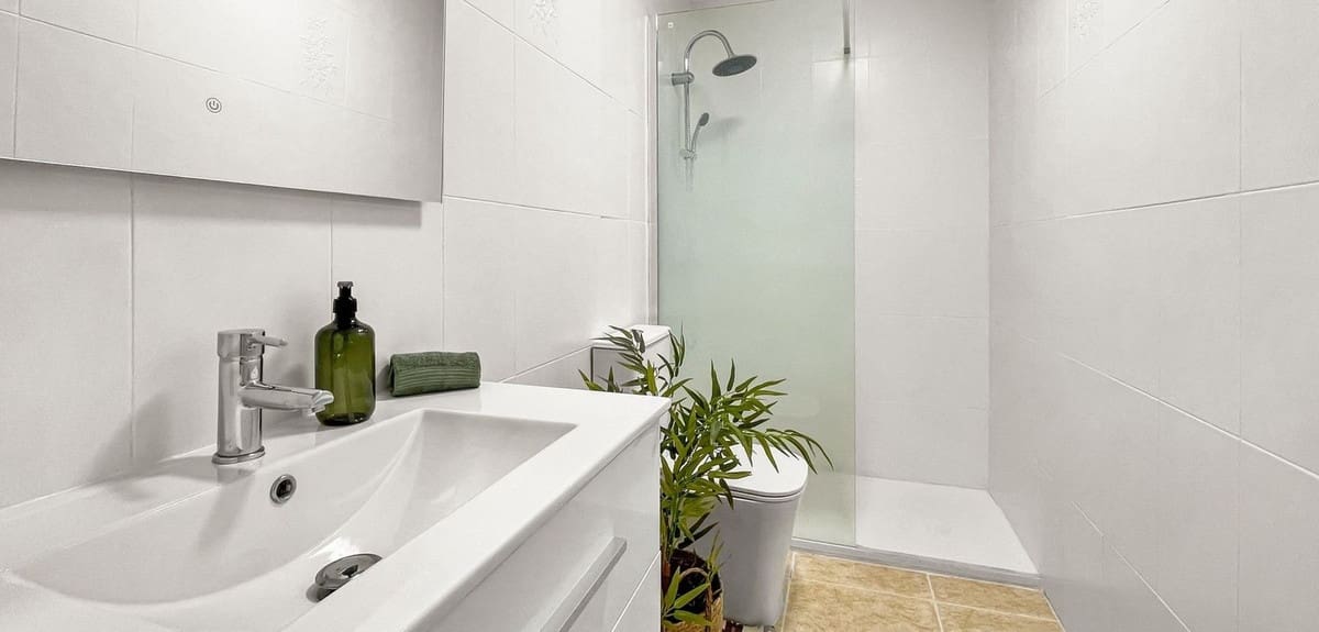 2 Zimmer Apartment zu verkaufen in Alicante / Alacant Stadt - 144.000 € (Ref: 10047677)