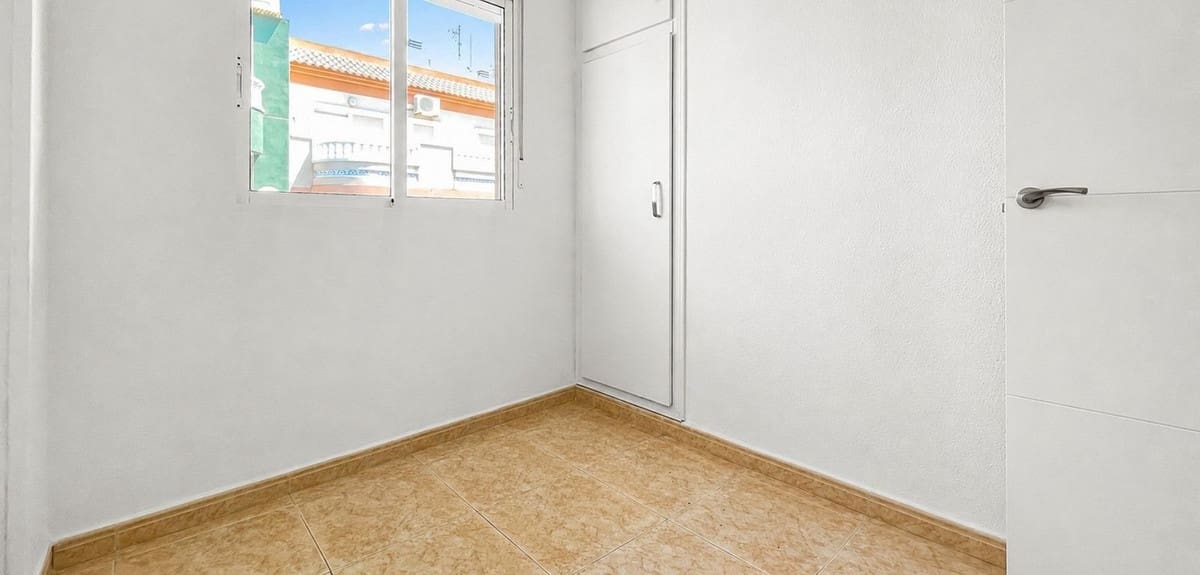 2 Zimmer Apartment zu verkaufen in Alicante / Alacant Stadt - 144.000 € (Ref: 10047677)