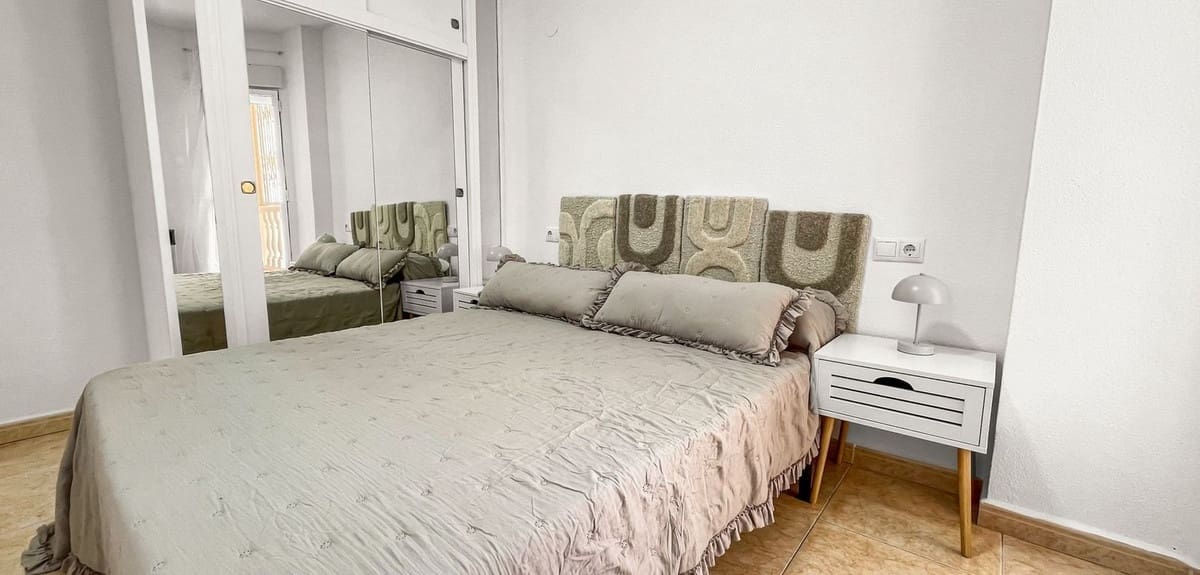 2 Zimmer Apartment zu verkaufen in Alicante / Alacant Stadt - 144.000 € (Ref: 10047677)