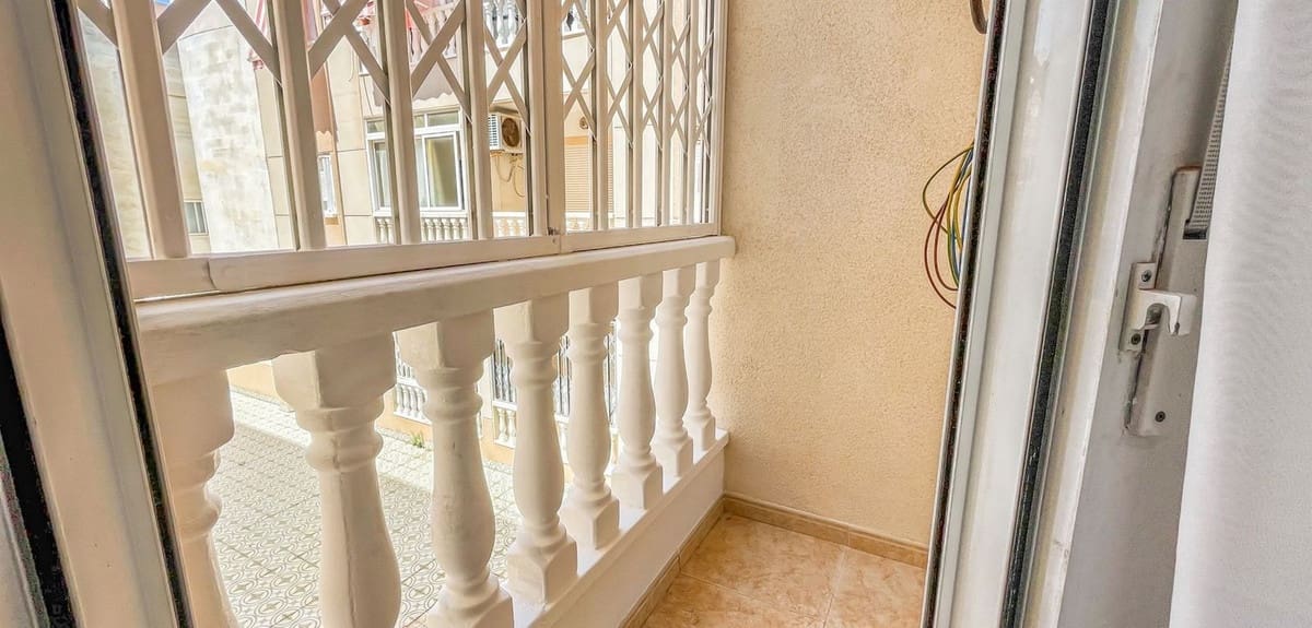 2 Zimmer Apartment zu verkaufen in Alicante / Alacant Stadt - 144.000 € (Ref: 10047677)