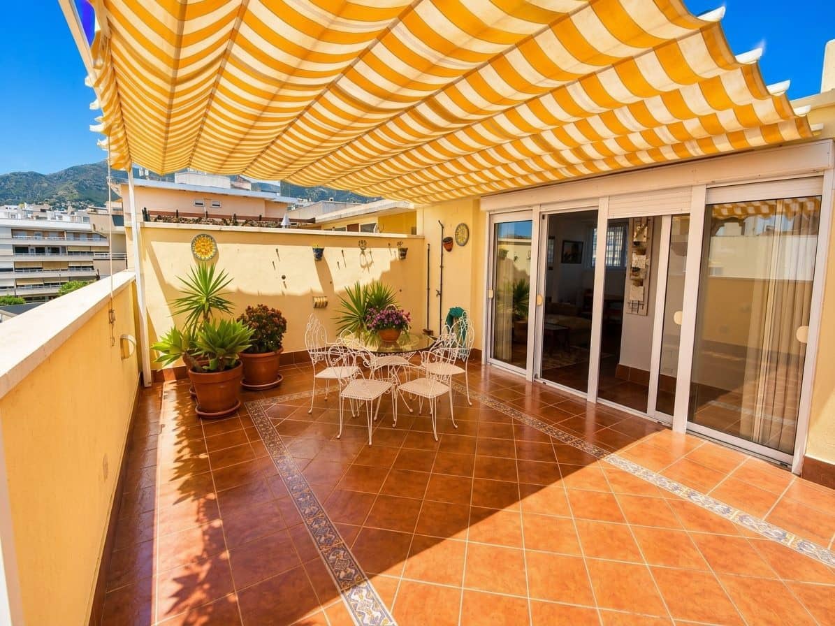 4 sovrum Lägenhet till salu i Benalmadena Costa med pool garage - 499 999 € (Ref: 10047678)
