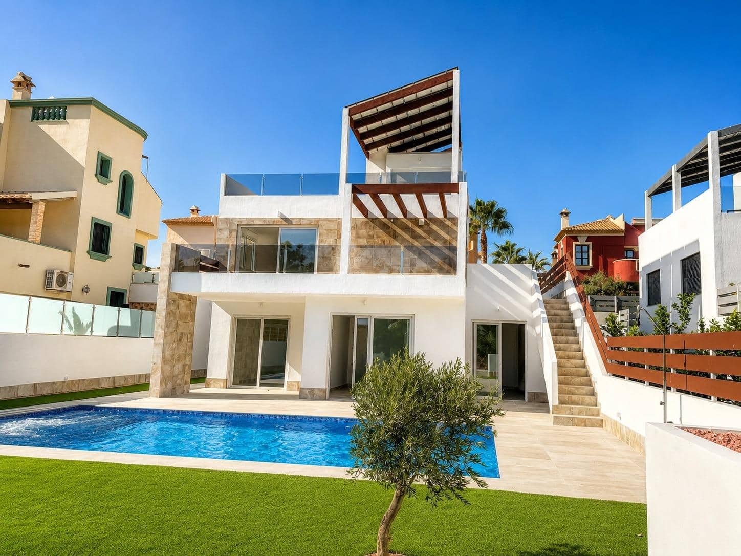 4 bedroom Villa for sale in Rojales with pool - € 834,000 (Ref: 10047823)