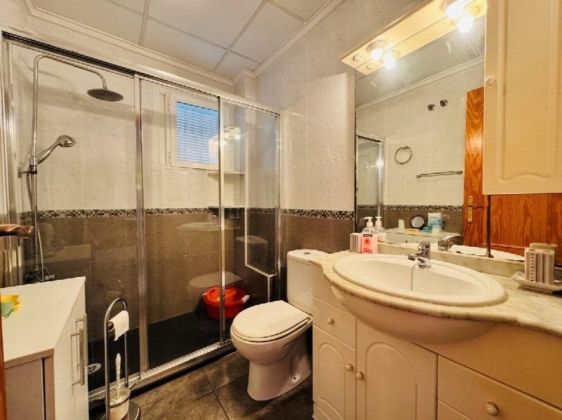 2 Zimmer Apartment zu verkaufen in Torrevieja mit Pool Garage - 169.000 € (Ref: 10047834)