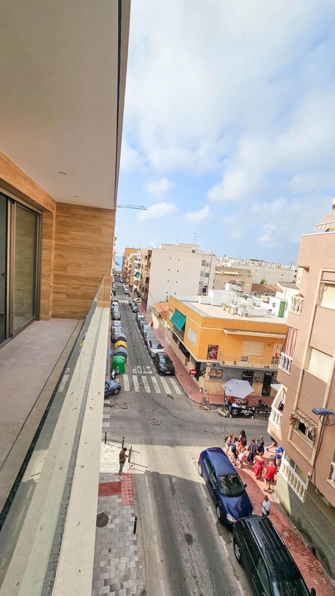 1 soverom Leilighet til salgs i Torrevieja - € 255 000 (Ref: 10047841)