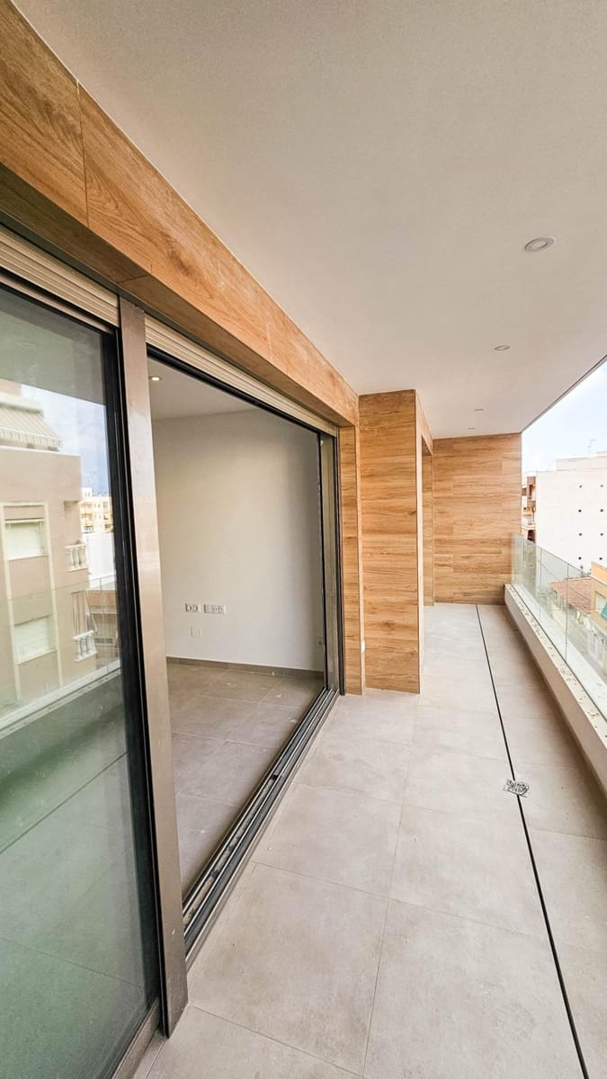 1 soverom Leilighet til salgs i Torrevieja - € 255 000 (Ref: 10047841)