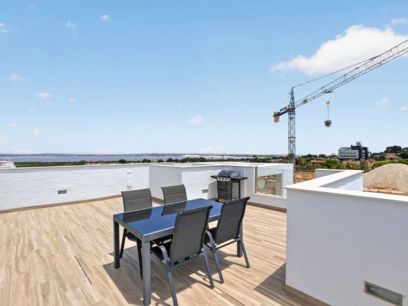 3 Zimmer Villa zu verkaufen in Torrevieja mit Pool Garage - 495.000 € (Ref: 10047844)