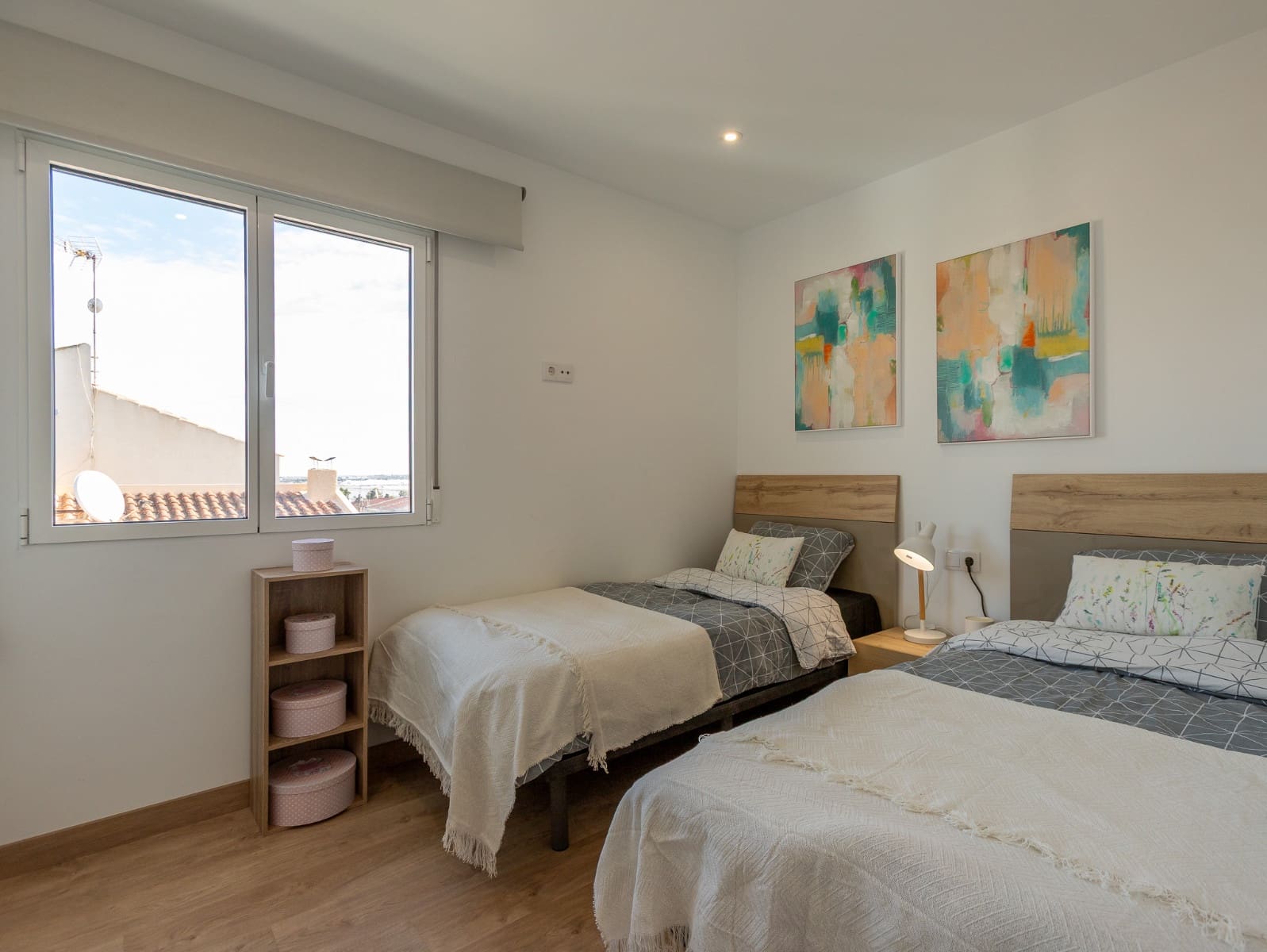 4 soverom Villa til salgs i Torrevieja med svømmebasseng garasje - € 590 000 (Ref: 10047847)